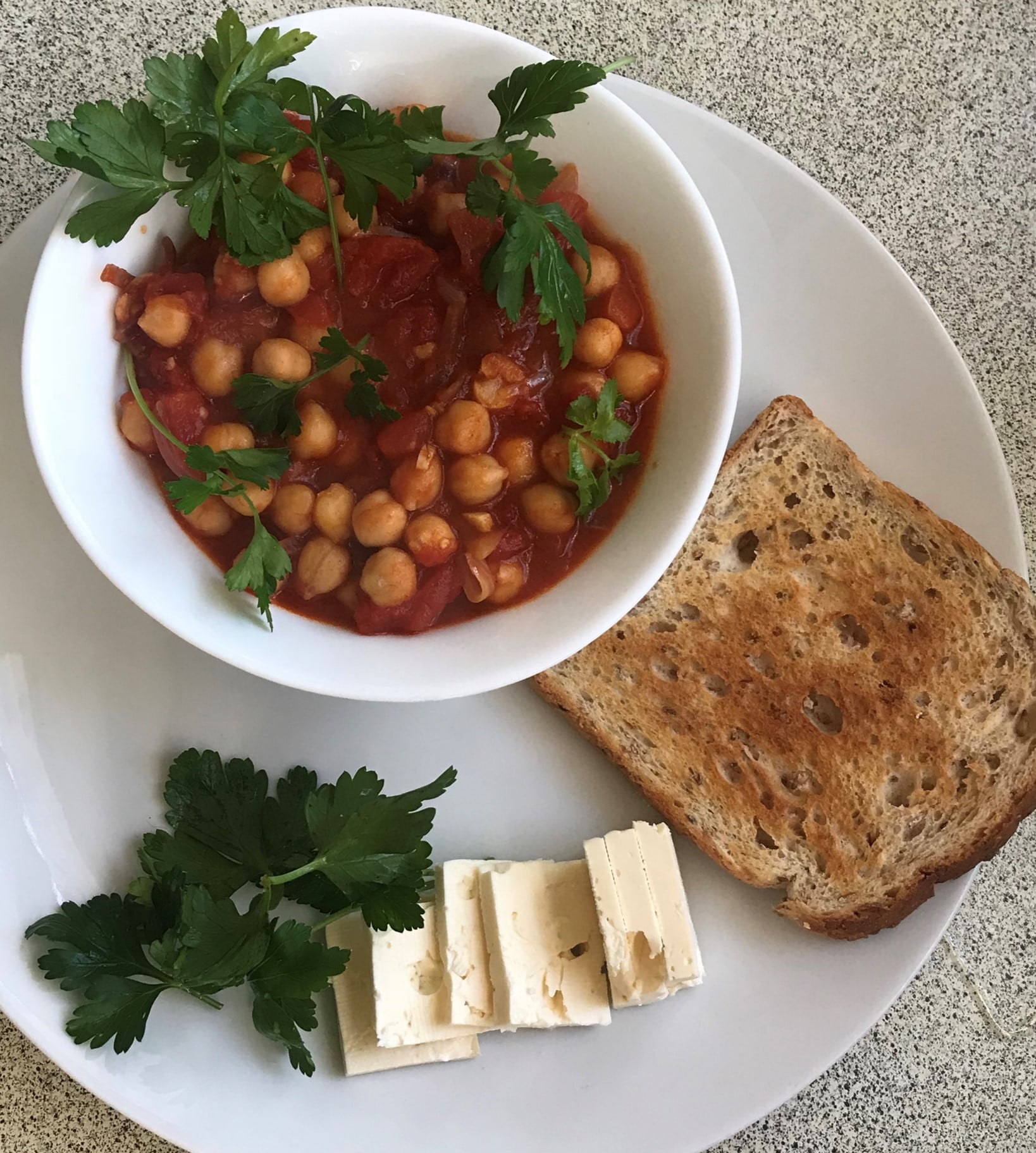 پاپریکای دودی همراه با حبوبات